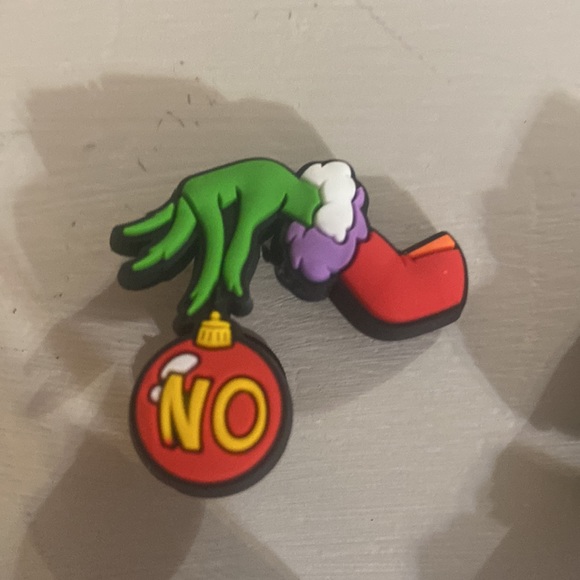 Croc charms. Set of 4.  Grinch.  Christmas.  New.  Cute. - Picture 2 of 5
